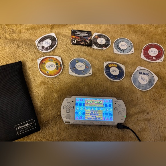 WOW**SALE**SONY PSP handheld console with 9 games - Picture 4 of 16